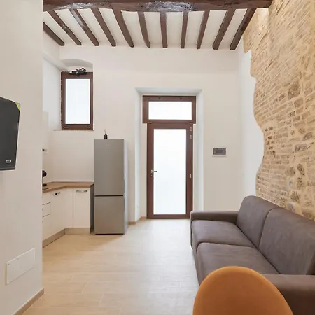 N10 - Modern Flat In Historic Center