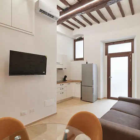 N10 - Modern Flat In Historic Center Перуджа
