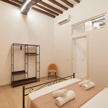 N10 - Modern Flat In Historic Center Апартаменты Перуджа