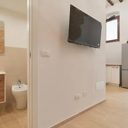 N10 - Modern Flat In Historic Center Апартаменты Перуджа
